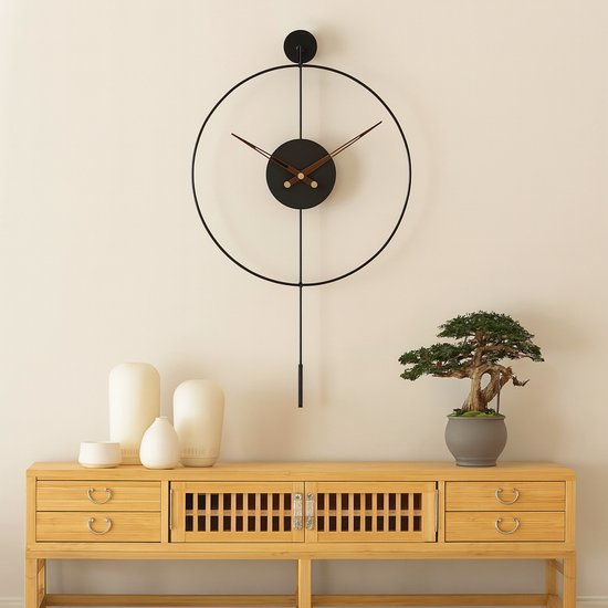 Zeckhome Aurora Royale Zwart – Luxe Wandklok 60 cm – Walnoothouten Wijzers met Goudaccent & Pendel – Stil Quartz Uurwerk - Afbeelding 4
