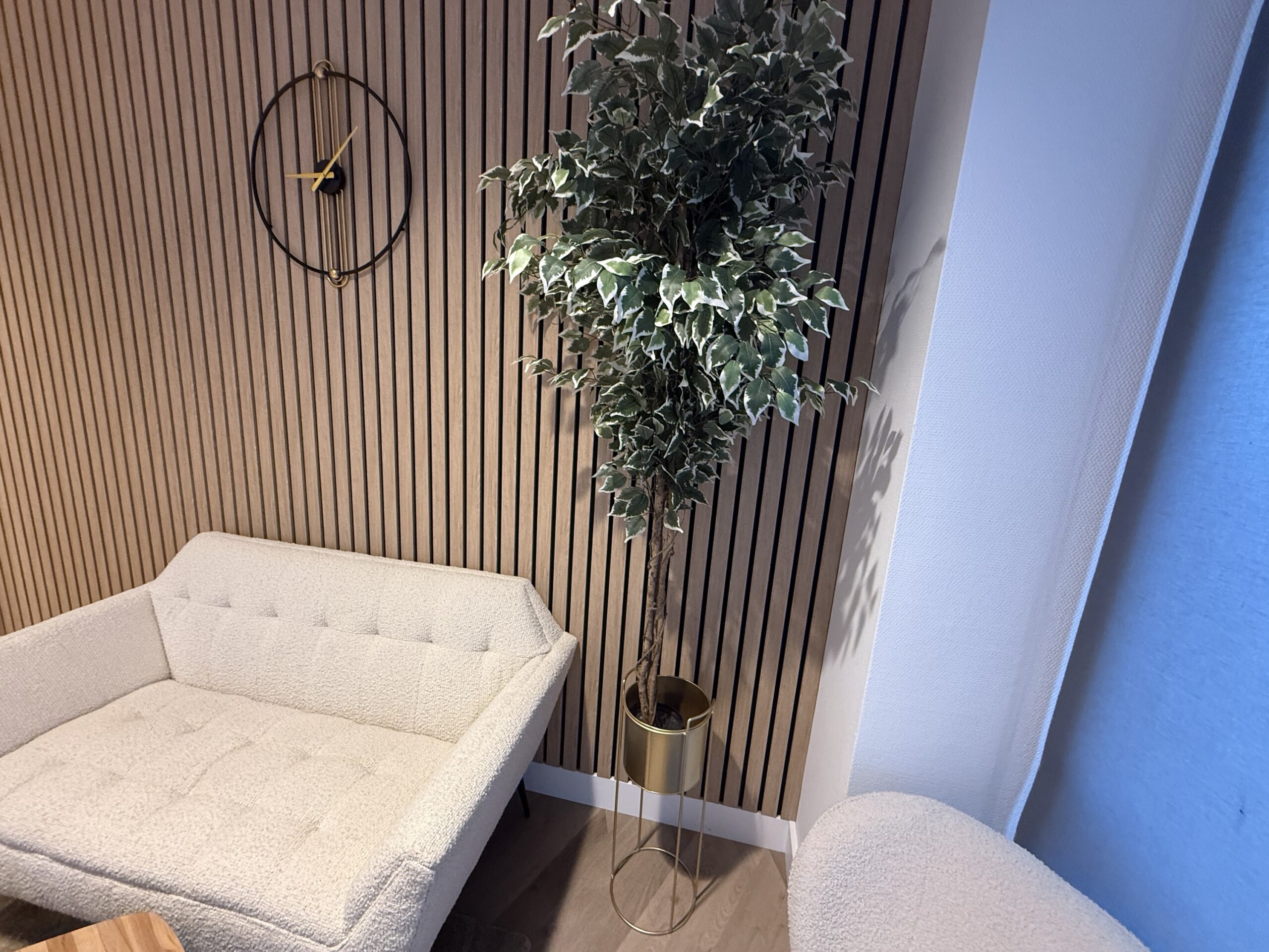 Linea d’Oro – Luxe Metalen Wandklok – 60 cm – Zwart & Goud – Stil Uurwerk - Afbeelding 4
