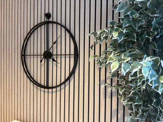 Zeckhome Aurum Noir – Wandklok – Rond Metaal – Industrieel Design – Stil Uurwerk – 92cm- Inclusief gouden en zwarte wijzers - Afbeelding 4